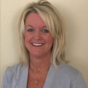 Meet your Posher, Leslie